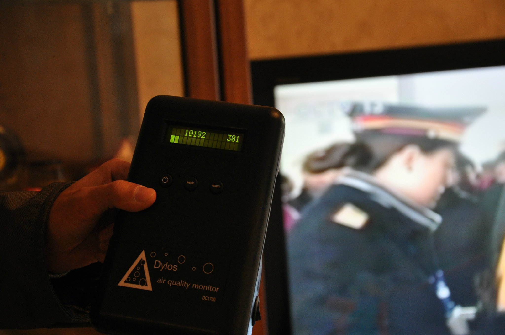 室内空气是否干净?净化器是否有用?Blueair净化性能是否更强?入户测试进您家,Blueair让您放心! 室内空气是否干净?净化器是否有用?Blueair净化性能是否更强?入户测试进您家,Blueair让您放心!