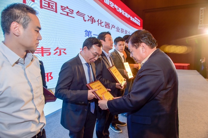 feb83ed7e8.jpg 3.jpg