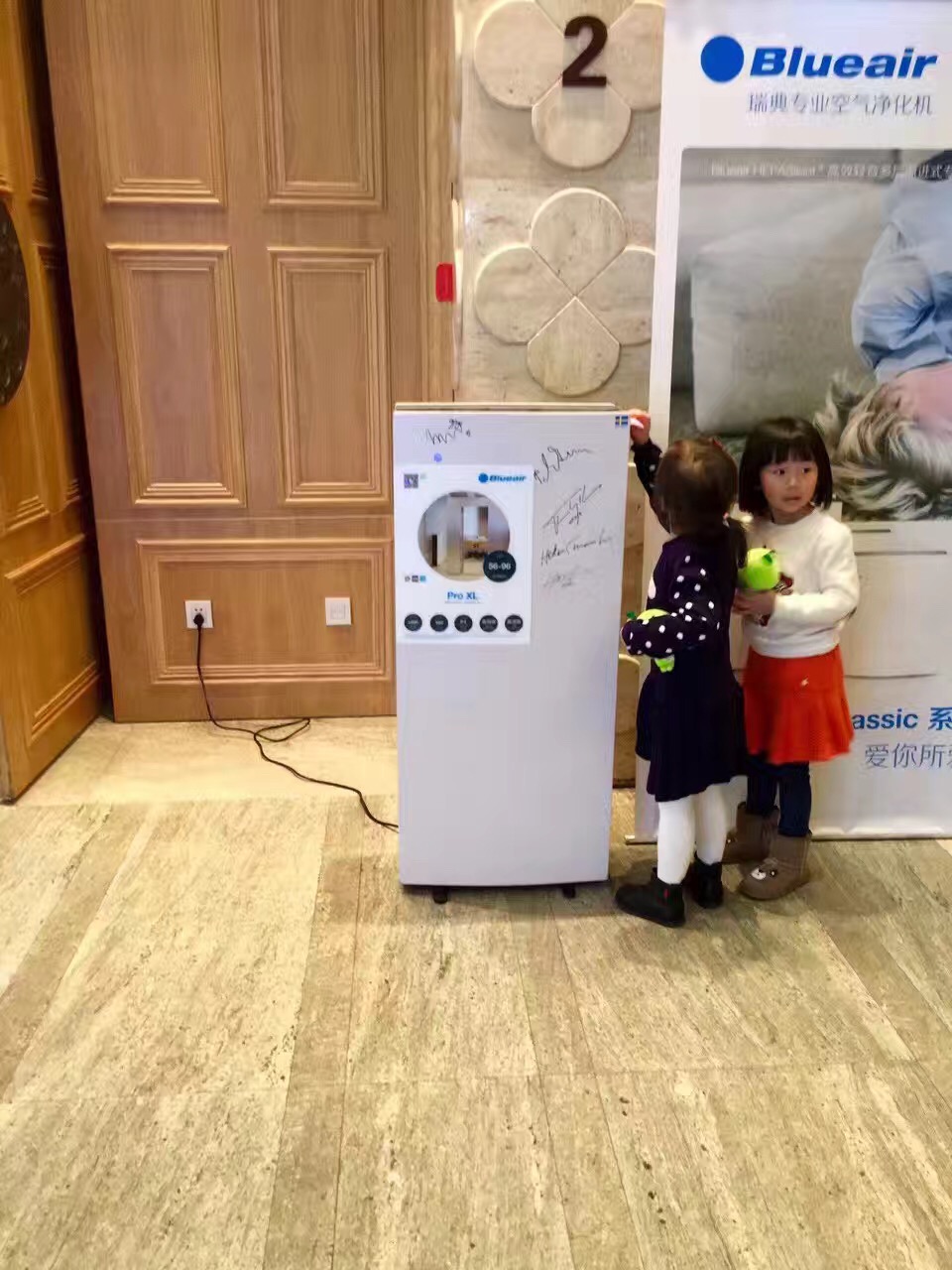 点击放大图片浏览