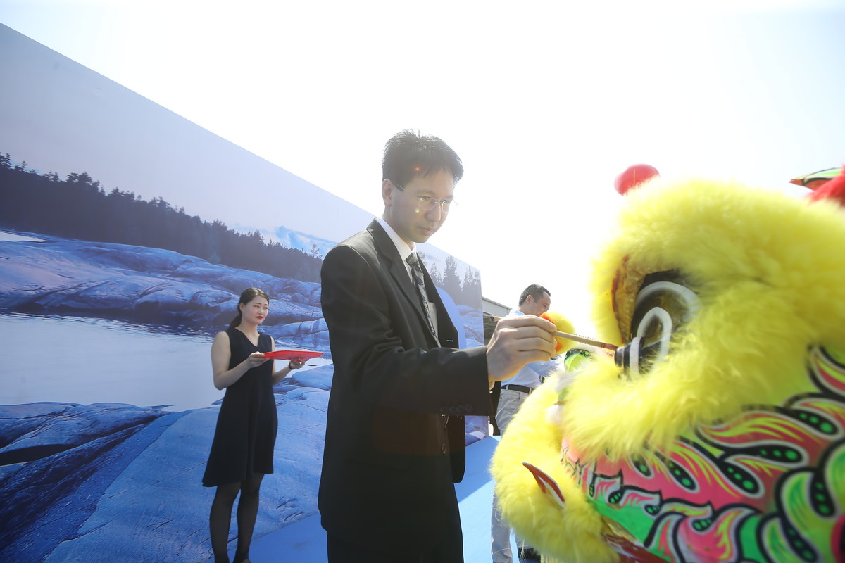 点击放大图片浏览