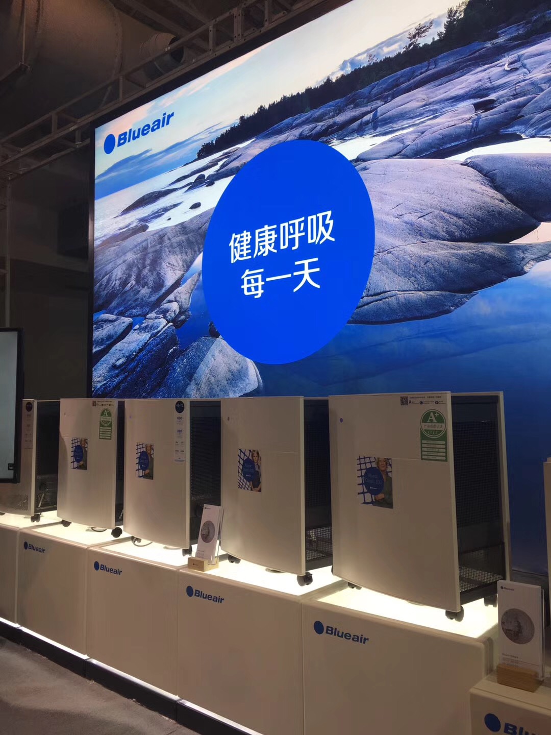 点击放大图片浏览