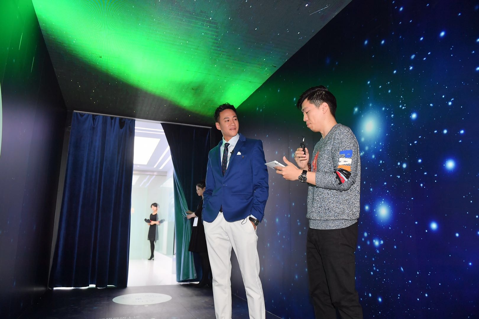 点击放大图片浏览