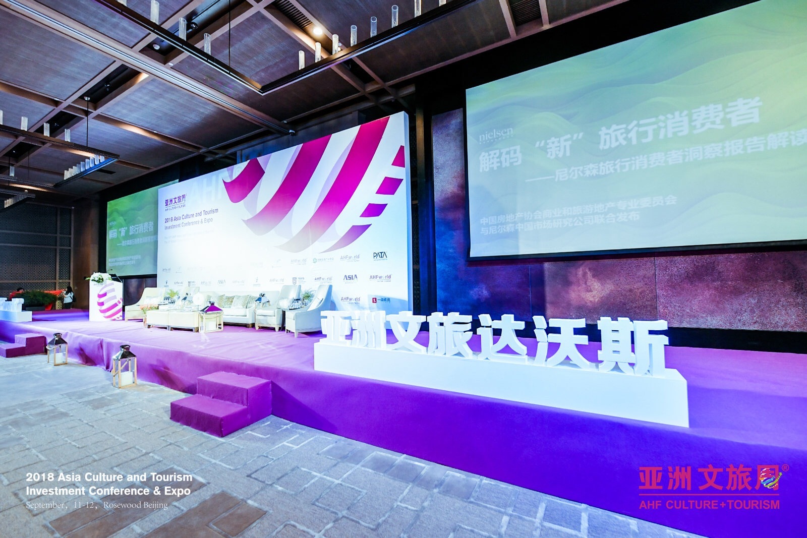 点击放大图片浏览