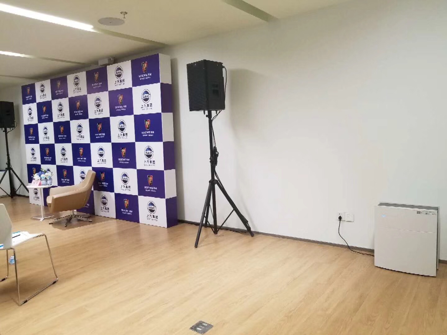 点击放大图片浏览